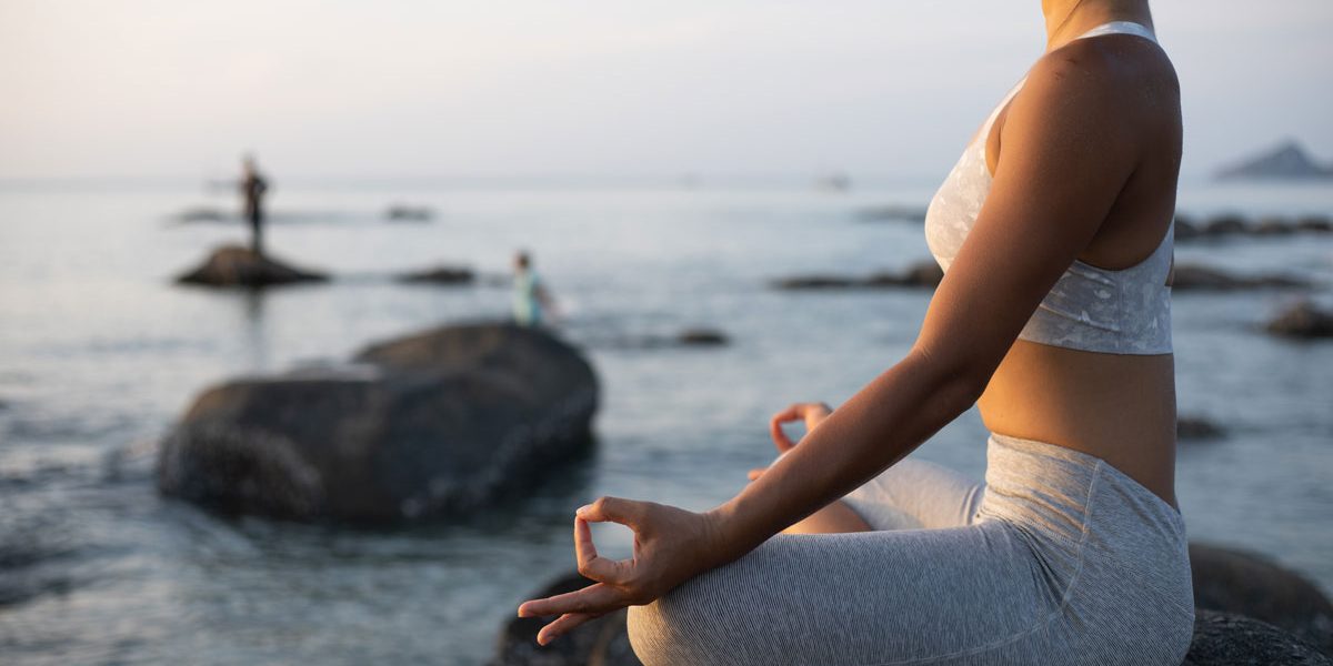 Yoga στην παραλία